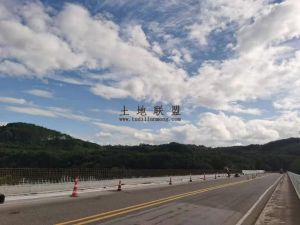 白沙周边农场180亩林地邻江边租金80元/亩/年可以过户转让价格便宜